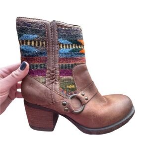 Born Brown Leather Multicolor Fabric Aztec Wo's Boots Size 10 BOHO Zip